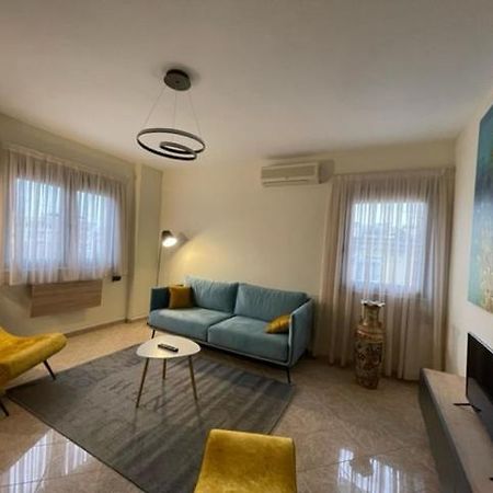 Evendum Central Apartment 1 Tirana Bagian luar foto
